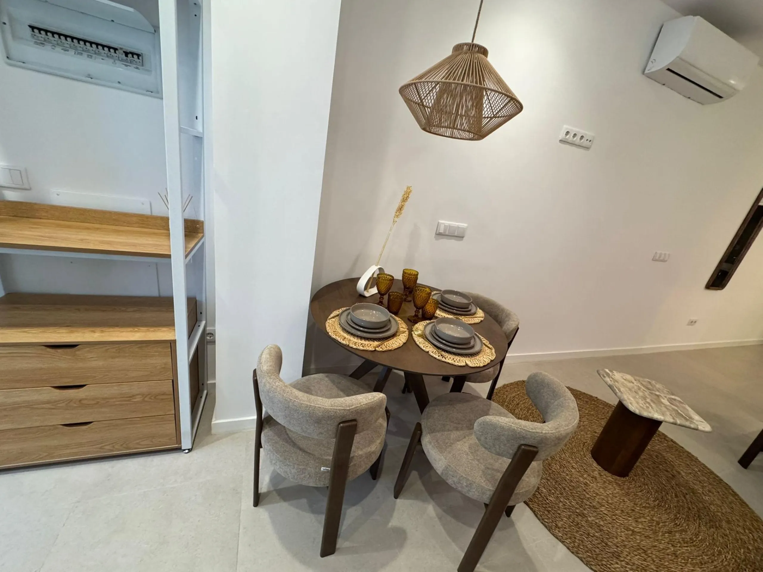 Investment Opportunity – 6 Fully Renovated Apartments Near the Sea in Valencia