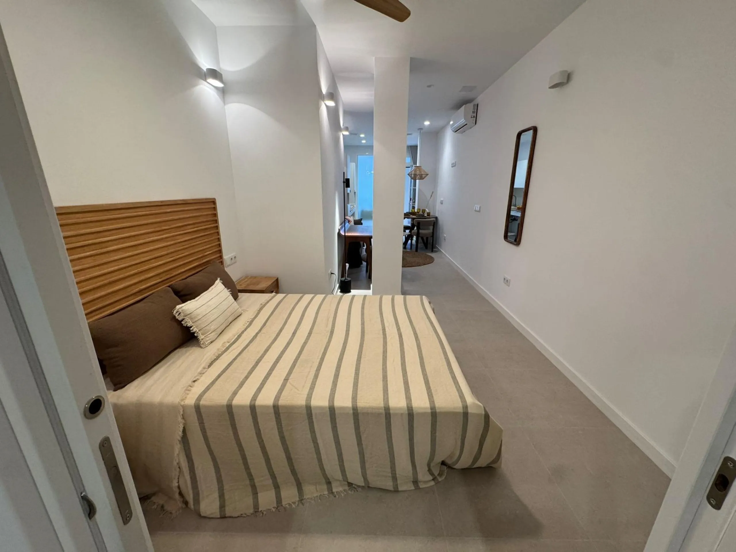Investment Opportunity – 6 Fully Renovated Apartments Near the Sea in Valencia