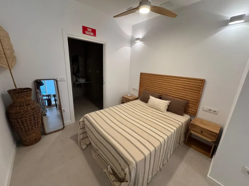 Investment Opportunity – 6 Fully Renovated Apartments Near the Sea in Valencia