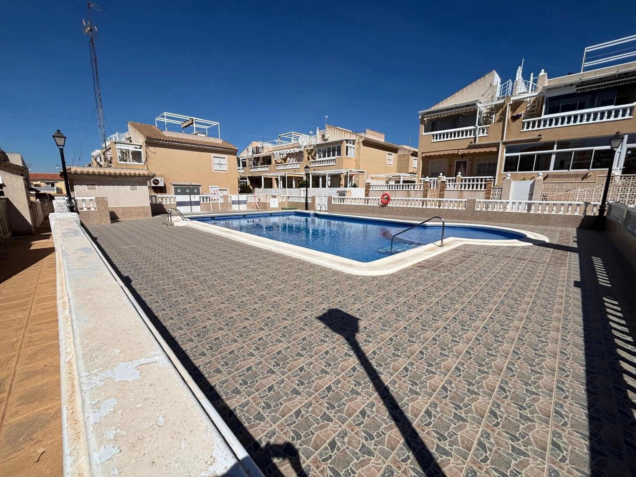 Upper Floor Bungalow with Private Solarium and South Orientation in Aguas Nuevas