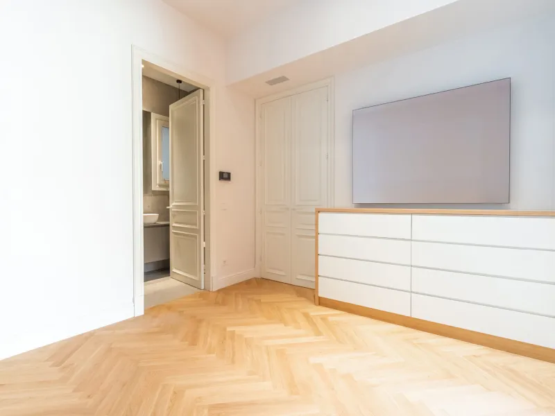 High-End Apartment in Barcelona’s Historic Center, Steps from Las Ramblas