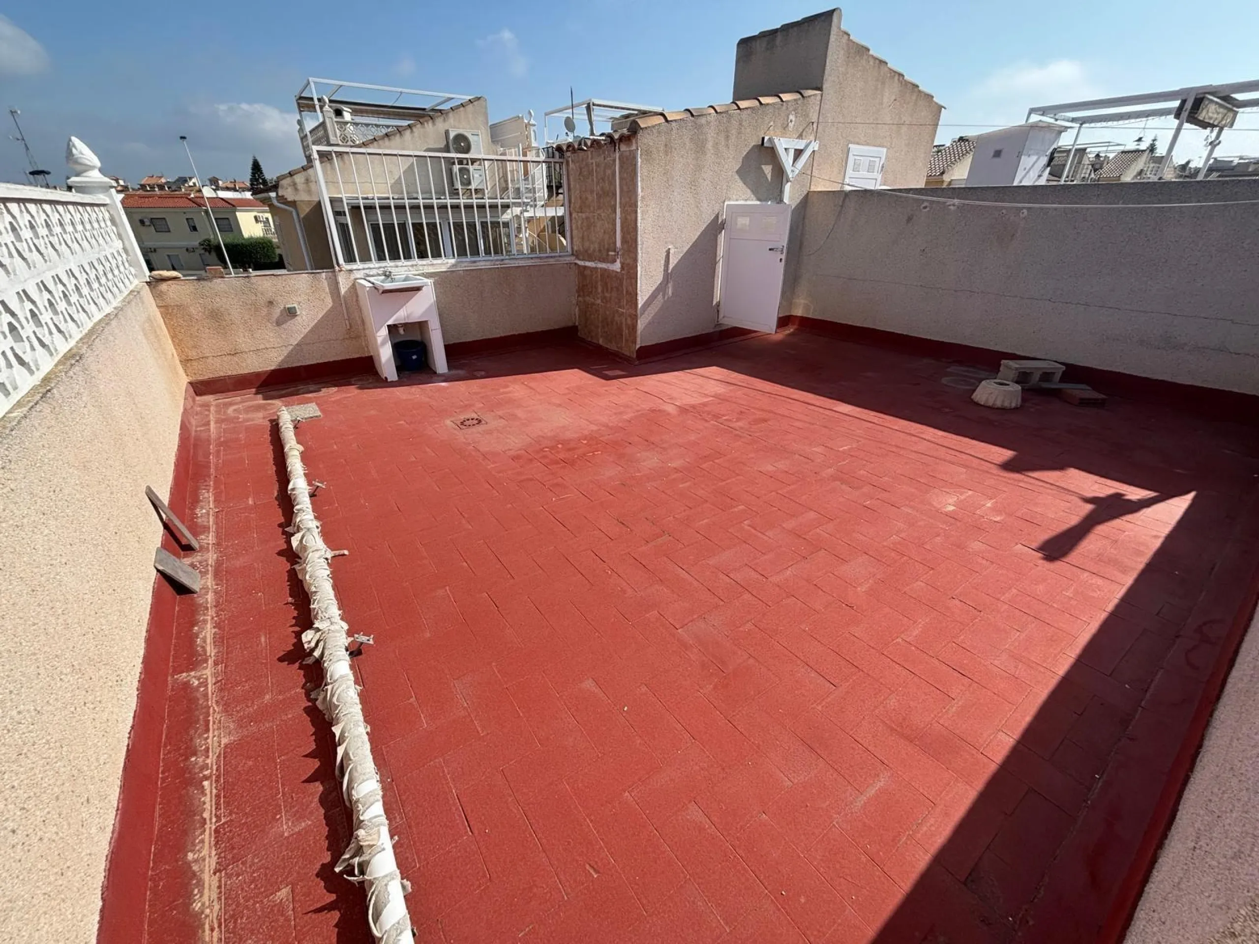 Upper Floor Bungalow with Private Solarium and South Orientation in Aguas Nuevas