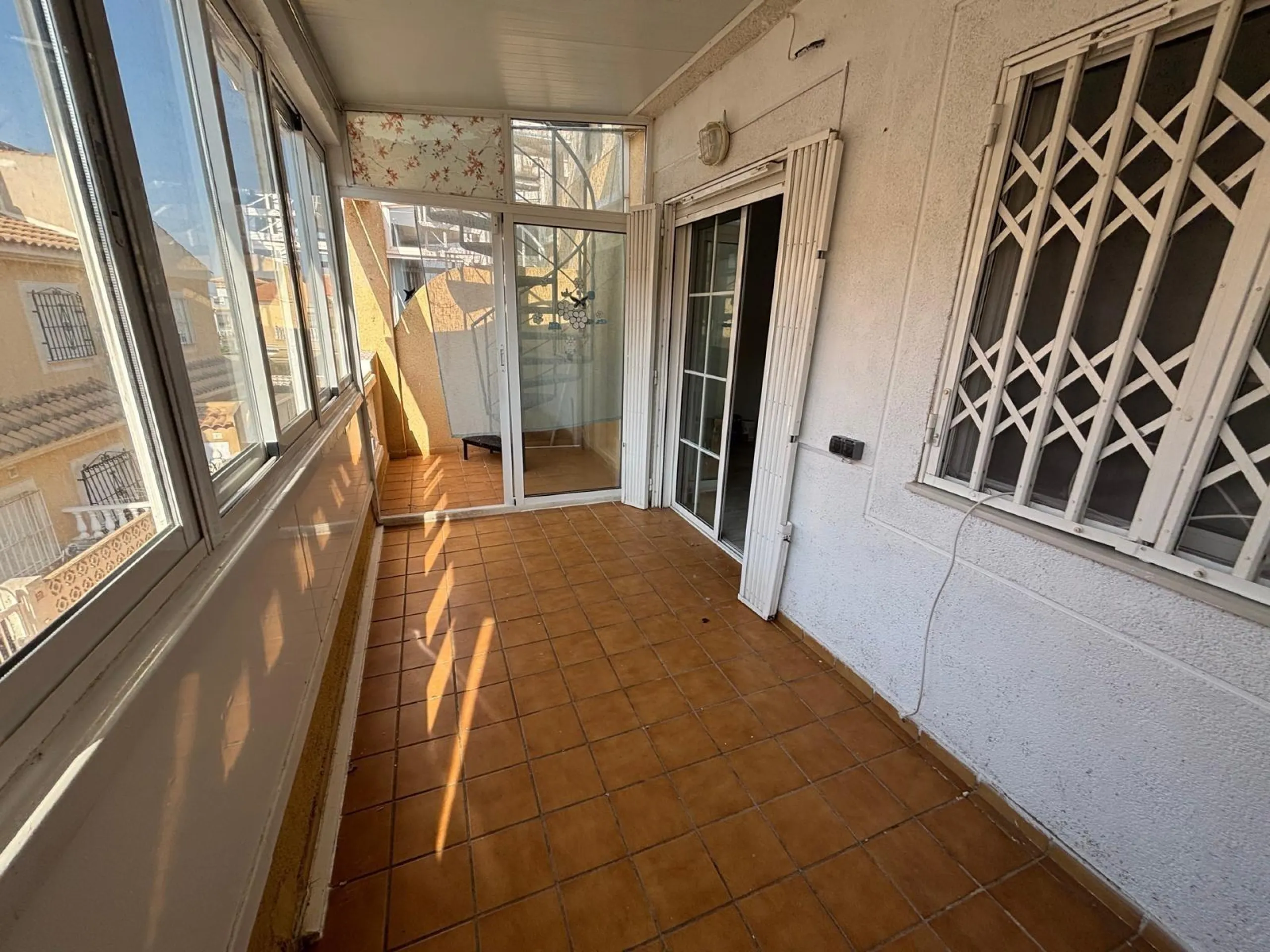 Upper Floor Bungalow with Private Solarium and South Orientation in Aguas Nuevas