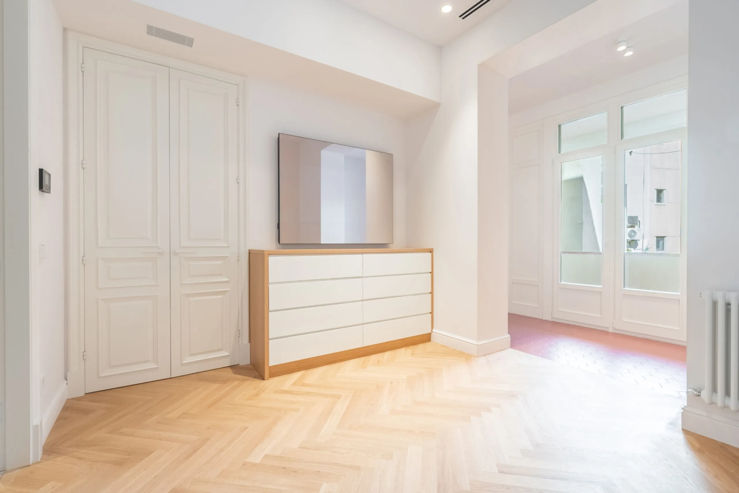 High-End Apartment in Barcelona’s Historic Center, Steps from Las Ramblas
