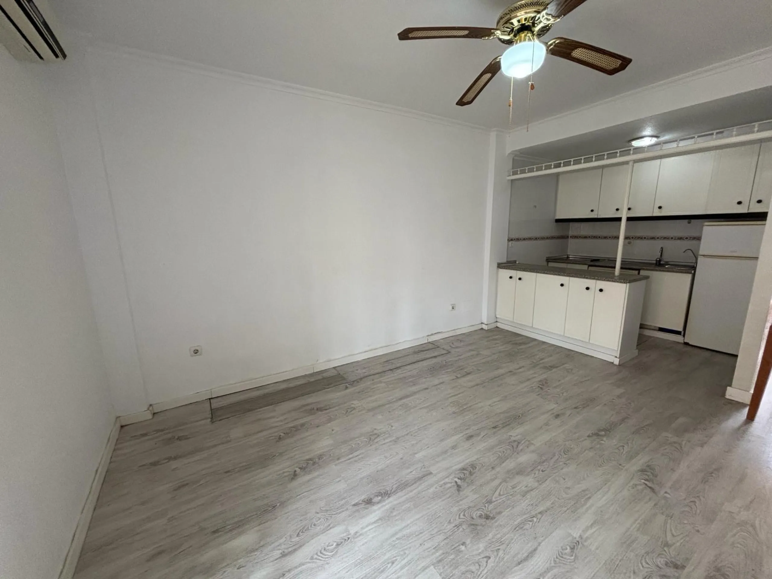 Upper Floor Bungalow with Private Solarium and South Orientation in Aguas Nuevas