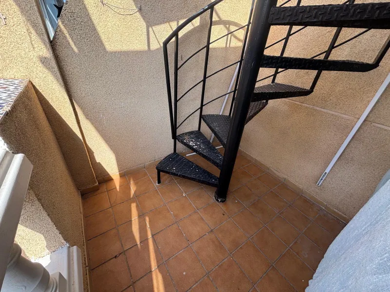 Upper Floor Bungalow with Private Solarium and South Orientation in Aguas Nuevas