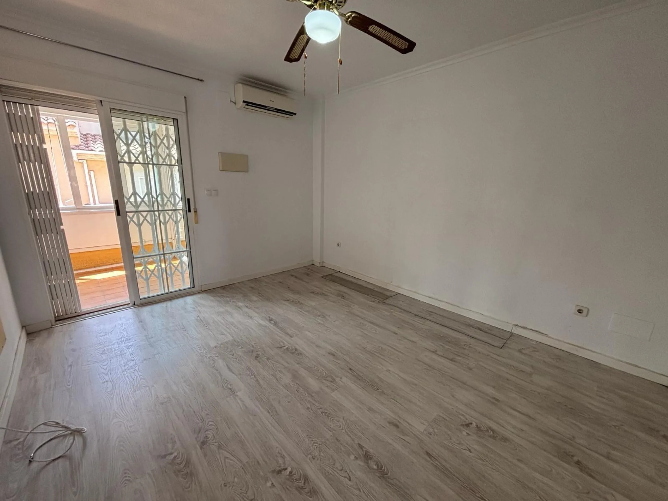 Upper Floor Bungalow with Private Solarium and South Orientation in Aguas Nuevas