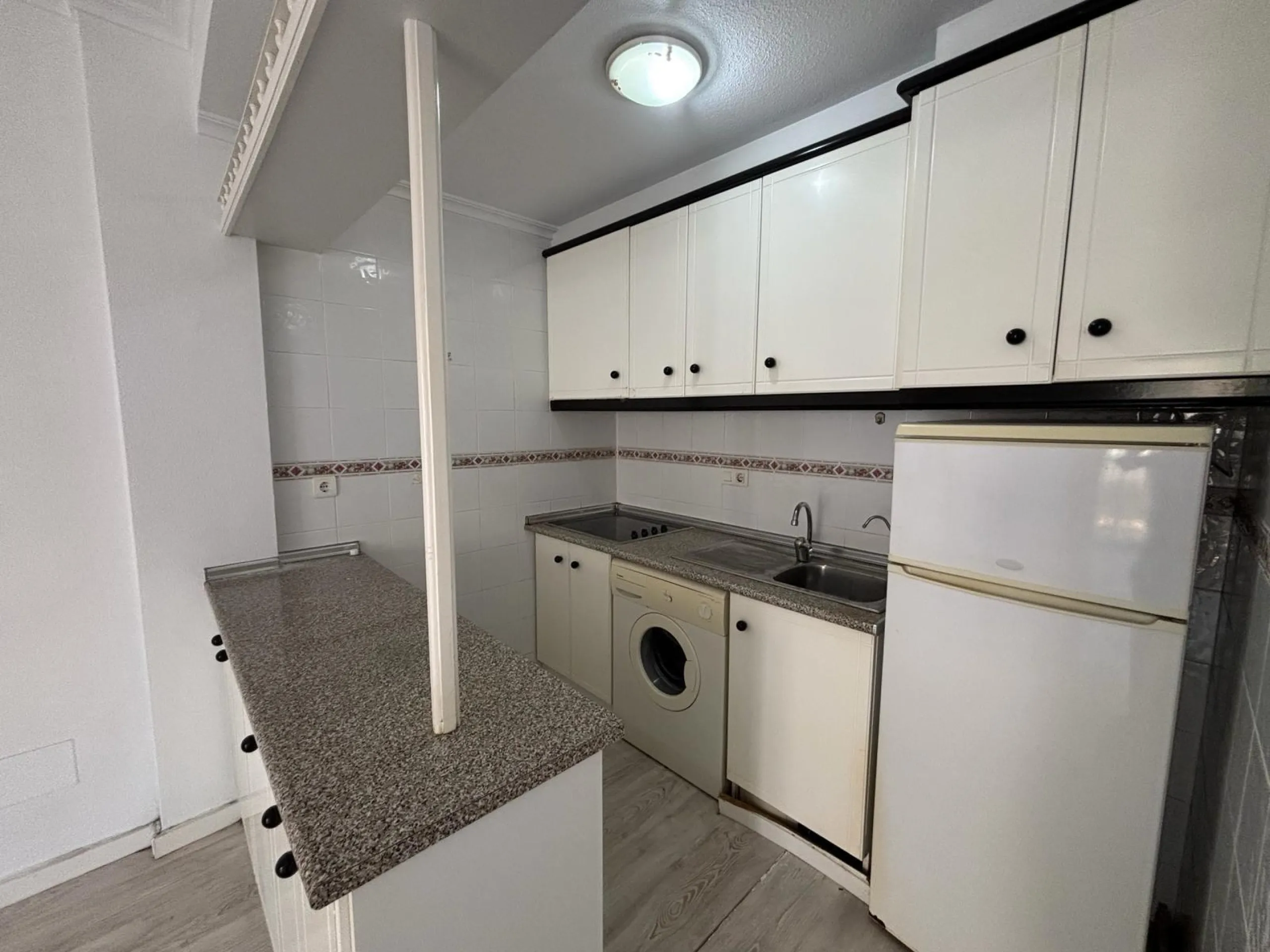 Upper Floor Bungalow with Private Solarium and South Orientation in Aguas Nuevas