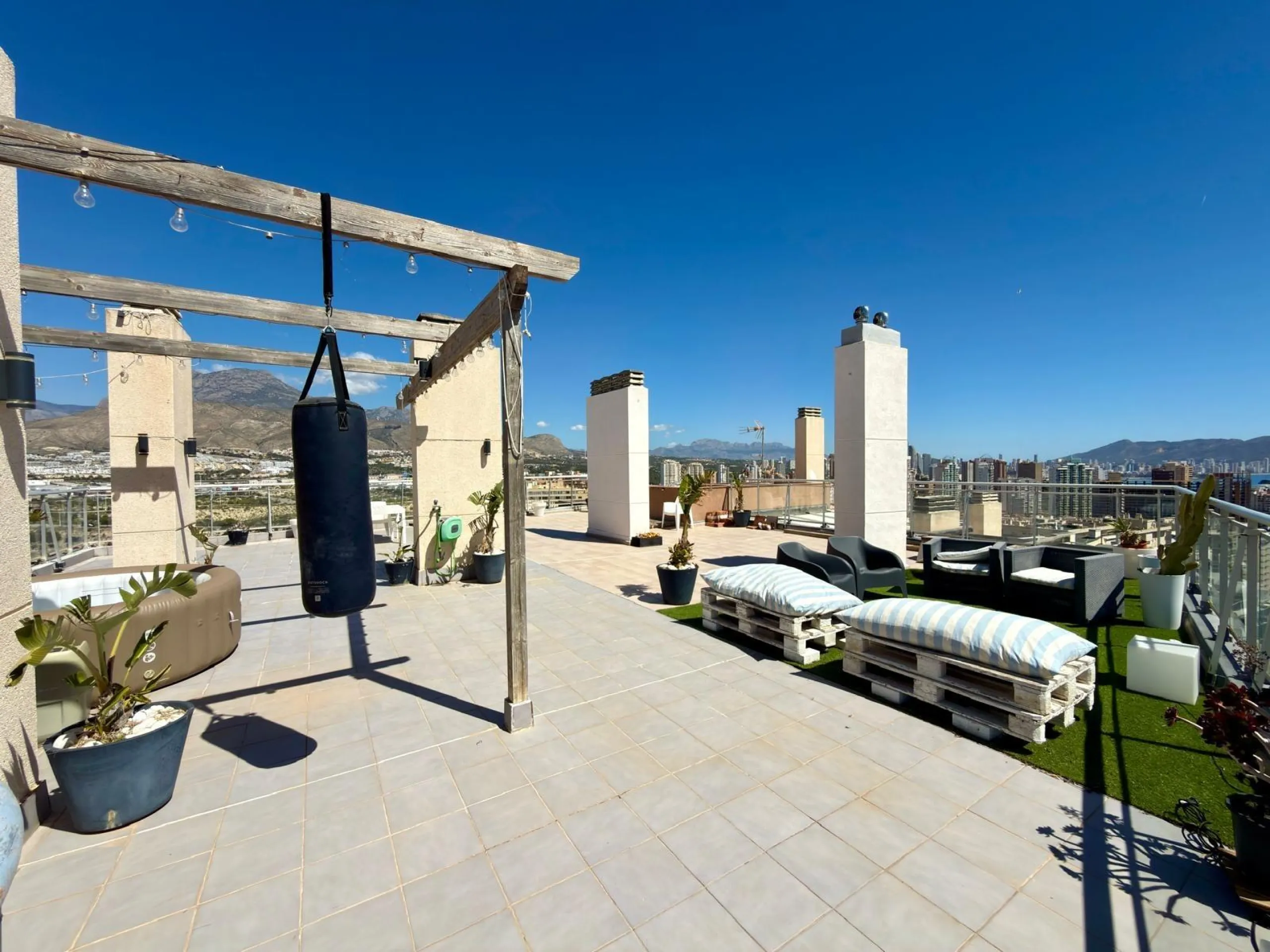✨🌊 ALEGRÍA REAL ESTATE PRESENTS THIS SPECTACULAR PENTHOUSE IN LA CALA DE FINESTRAT, VILLAJOYOSA 🌊✨