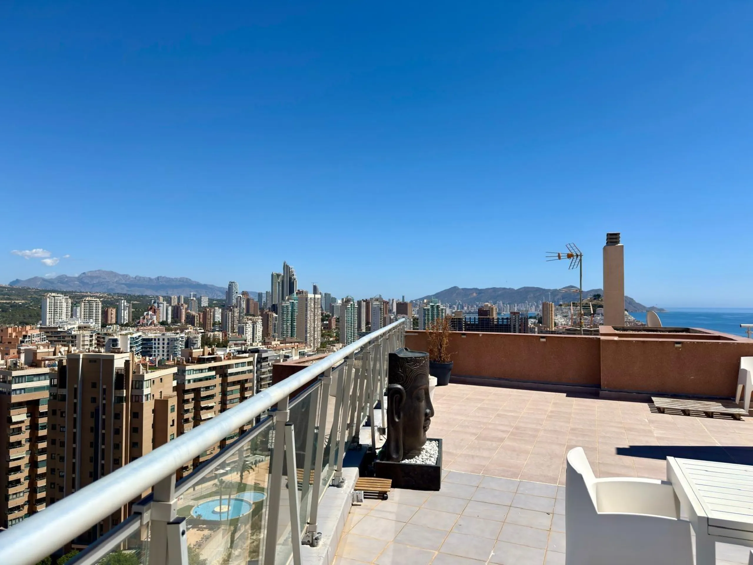 ✨🌊 ALEGRÍA REAL ESTATE PRESENTS THIS SPECTACULAR PENTHOUSE IN LA CALA DE FINESTRAT, VILLAJOYOSA 🌊✨