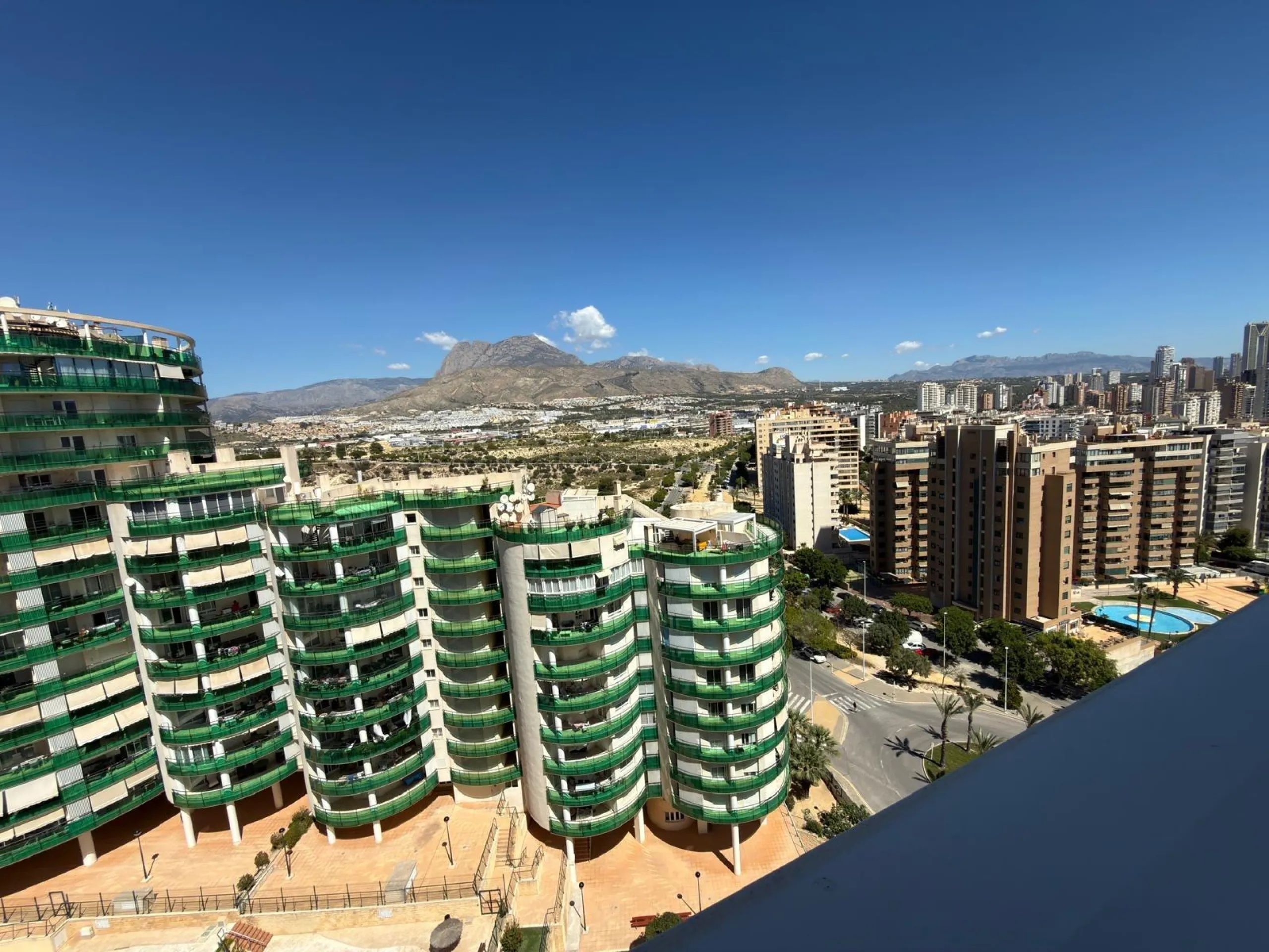 ✨🌊 ALEGRÍA REAL ESTATE PRESENTS THIS SPECTACULAR PENTHOUSE IN LA CALA DE FINESTRAT, VILLAJOYOSA 🌊✨