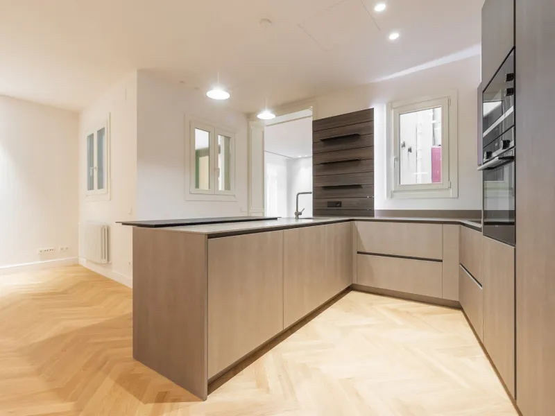 High-End Apartment in Barcelona’s Historic Center, Steps from Las Ramblas