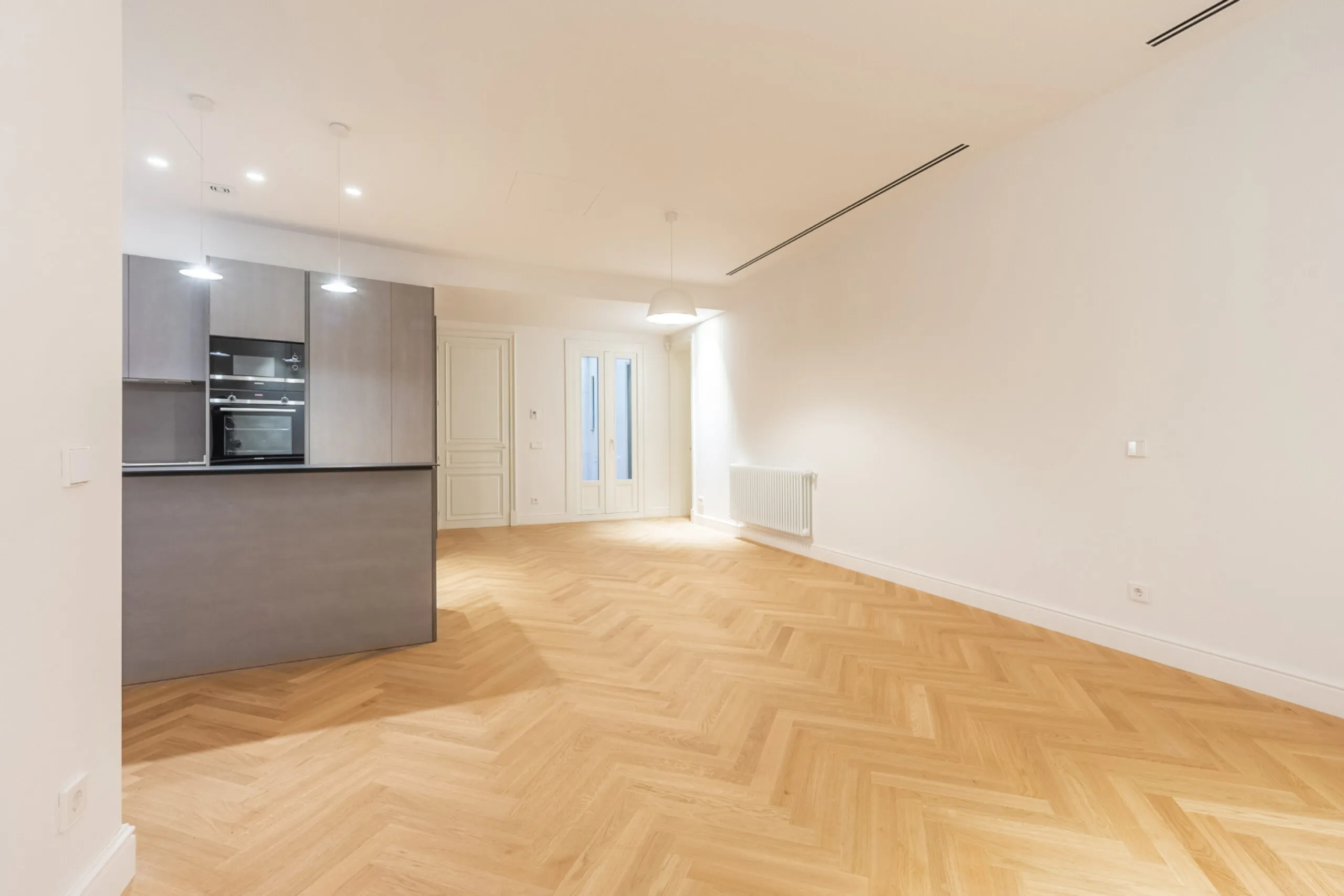 High-End Apartment in Barcelona’s Historic Center, Steps from Las Ramblas