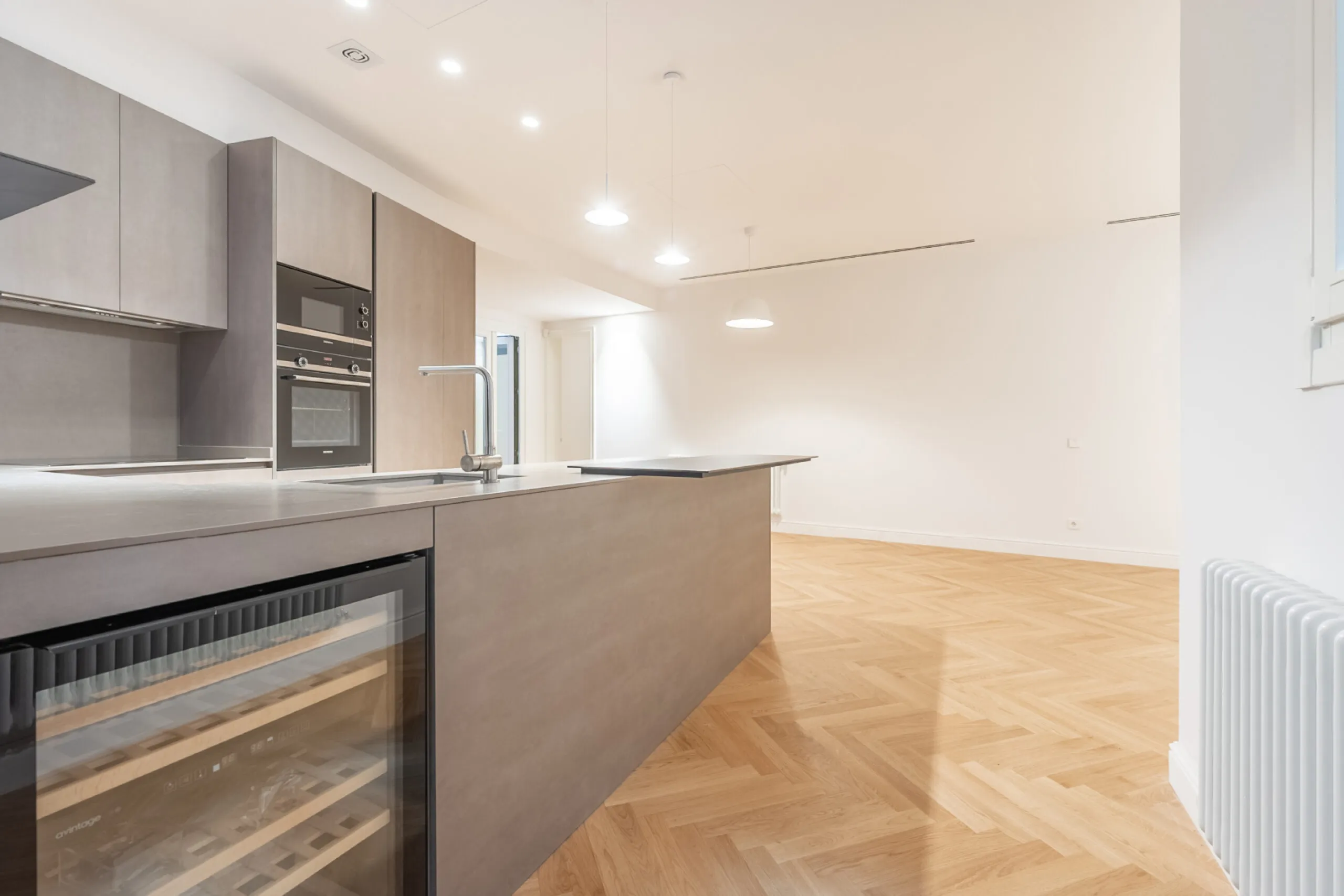 High-End Apartment in Barcelona’s Historic Center, Steps from Las Ramblas