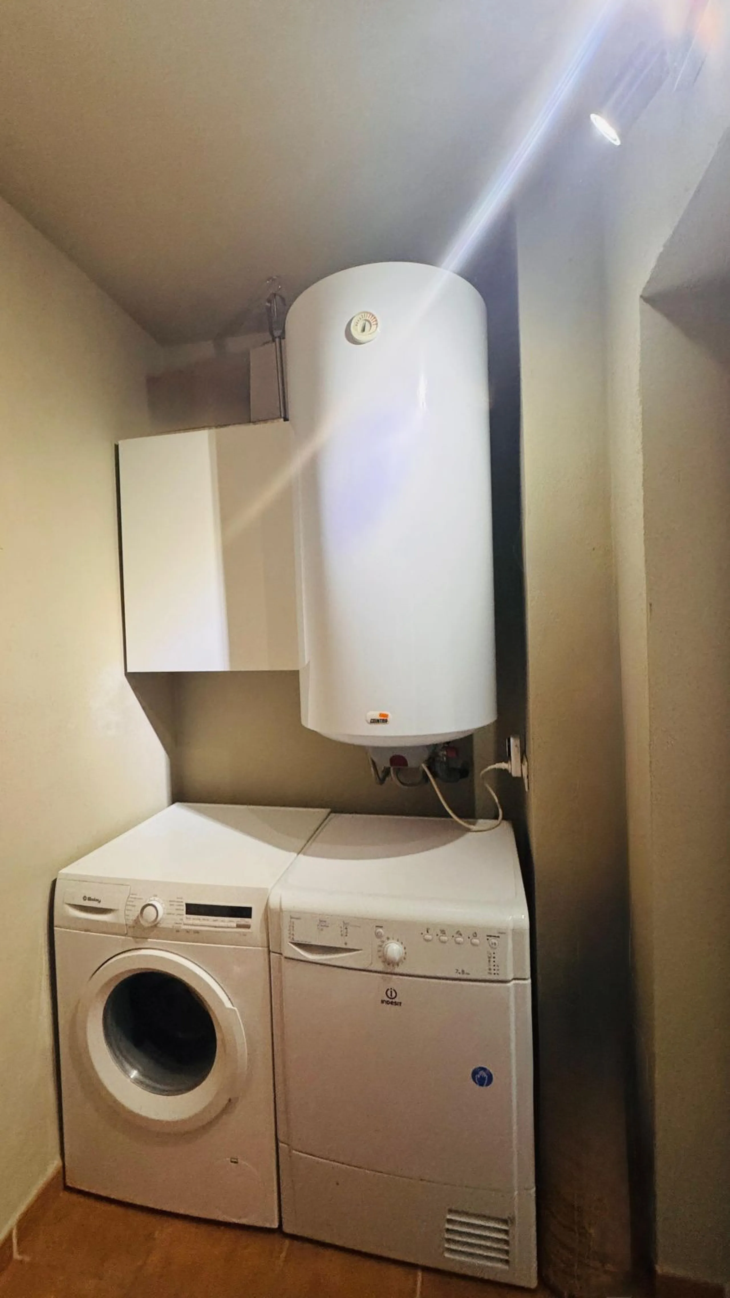 Vollständig renovierte 2-Zimmer-Wohnung mit großer 40-m²-Terrasse – Selwo, Estepona