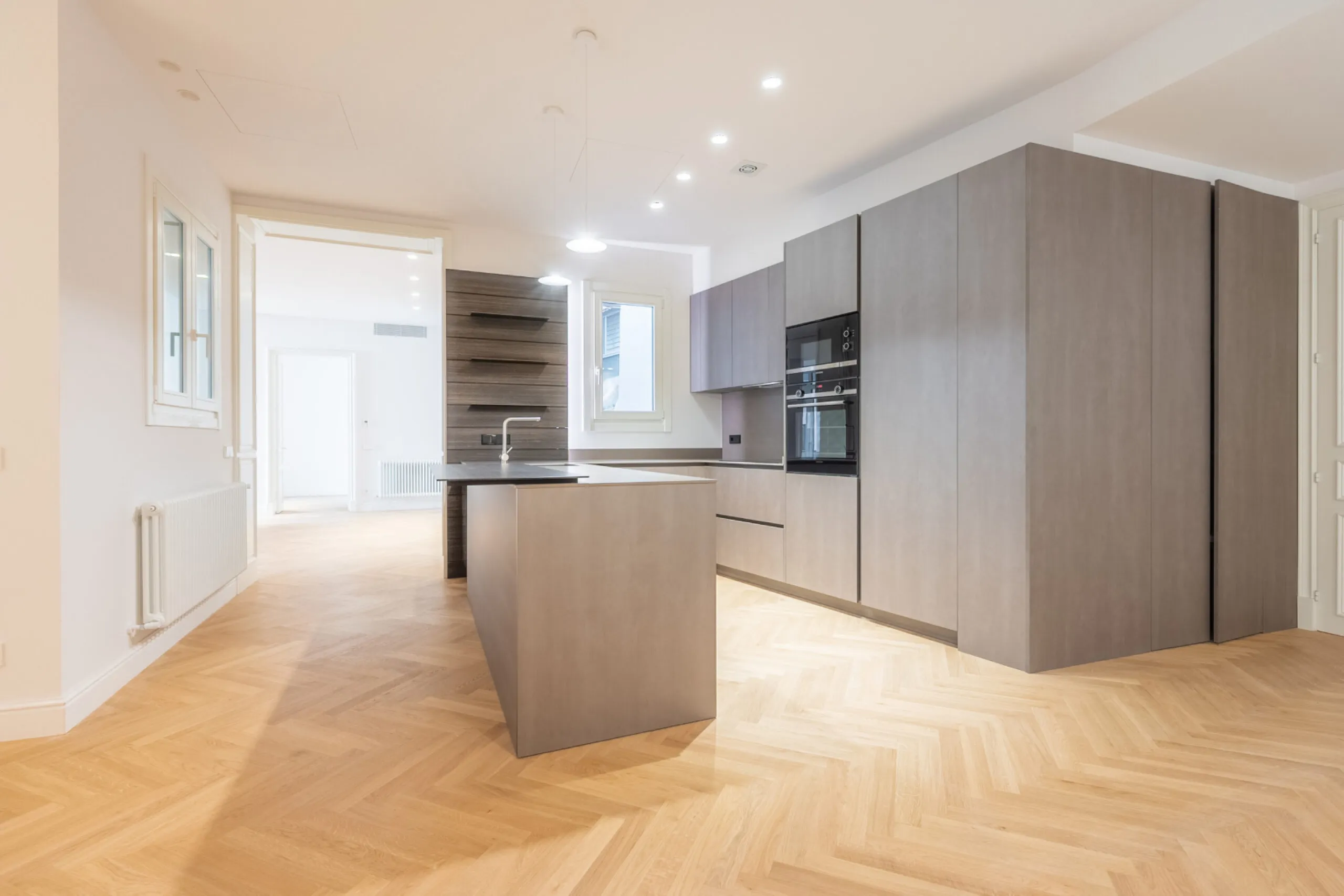 High-End Apartment in Barcelona’s Historic Center, Steps from Las Ramblas