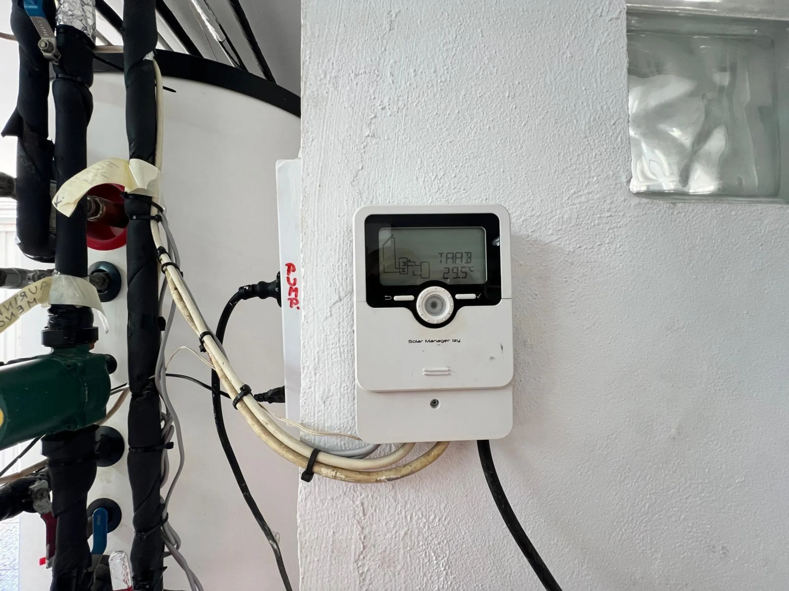 Amplio adosado en esquina en venta en Torre del Moro
