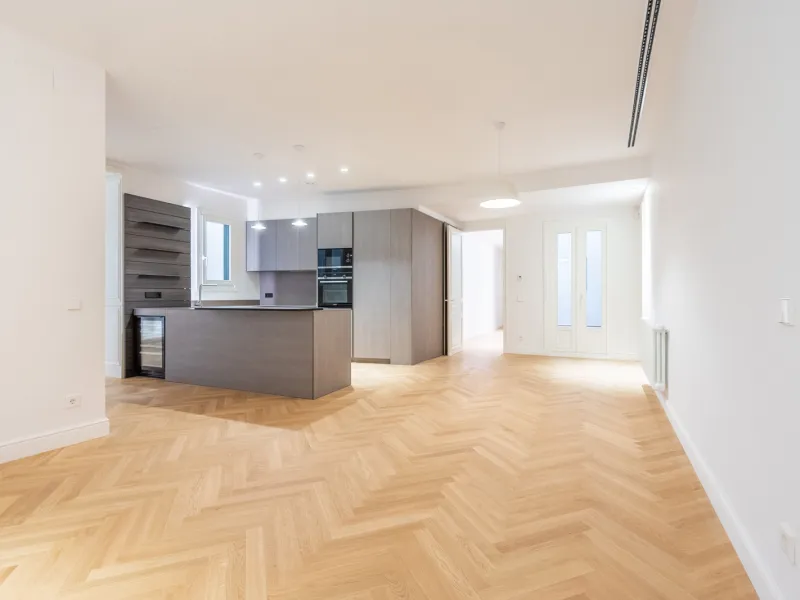 High-End Apartment in Barcelona’s Historic Center, Steps from Las Ramblas