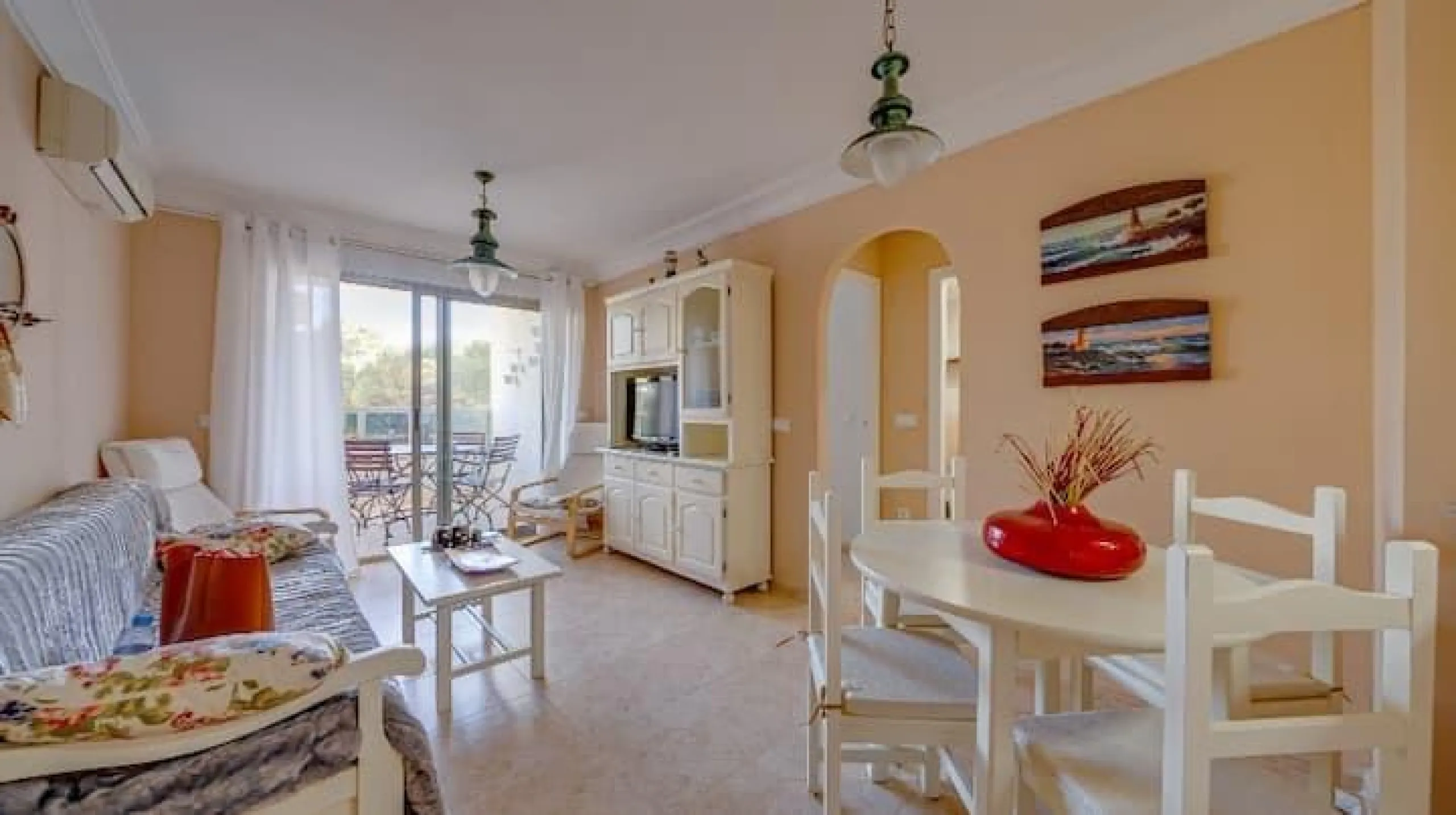Opportunity in La Cala de Finestrat: Apartment in a Mediterranean Bay near Benidorm** 🏠✨