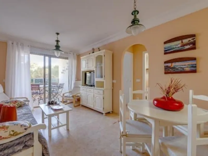 Opportunity in La Cala de Finestrat: Apartment in a Mediterranean Bay near Benidorm** 🏠✨