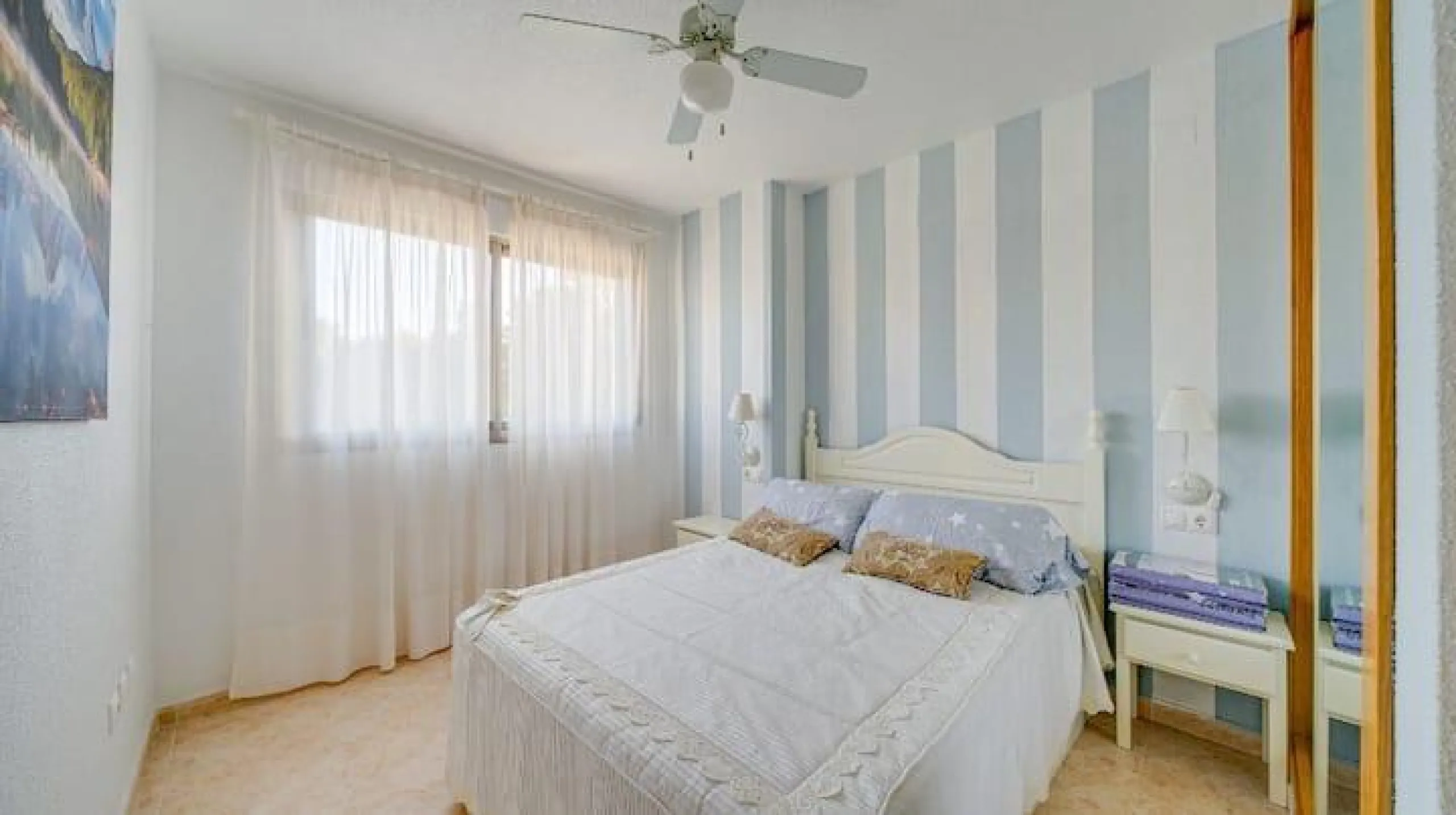 Opportunity in La Cala de Finestrat: Apartment in a Mediterranean Bay near Benidorm** 🏠✨