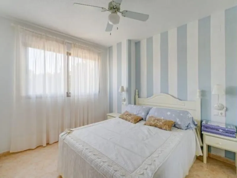 Opportunity in La Cala de Finestrat: Apartment in a Mediterranean Bay near Benidorm** 🏠✨