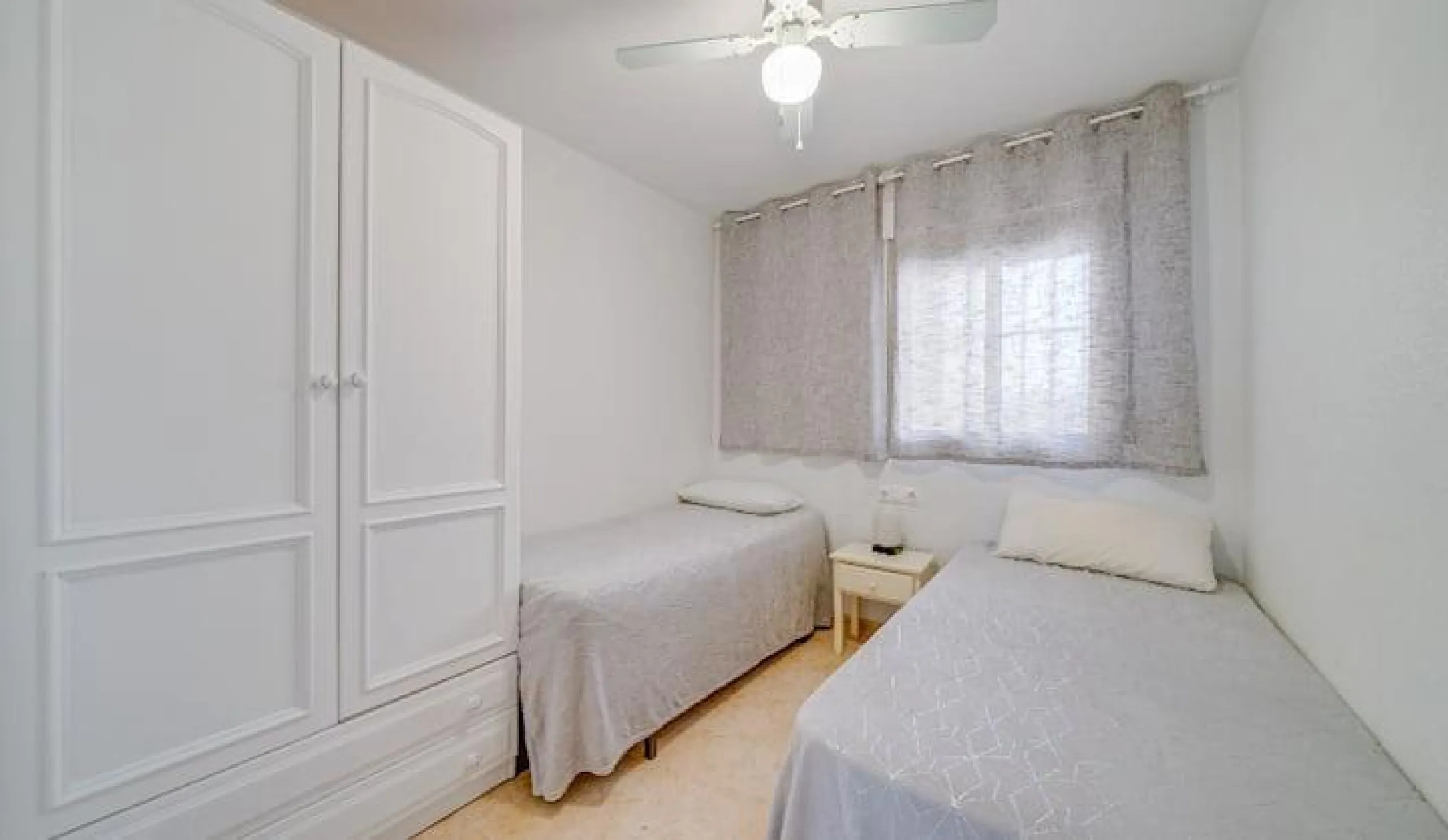 Opportunity in La Cala de Finestrat: Apartment in a Mediterranean Bay near Benidorm** 🏠✨