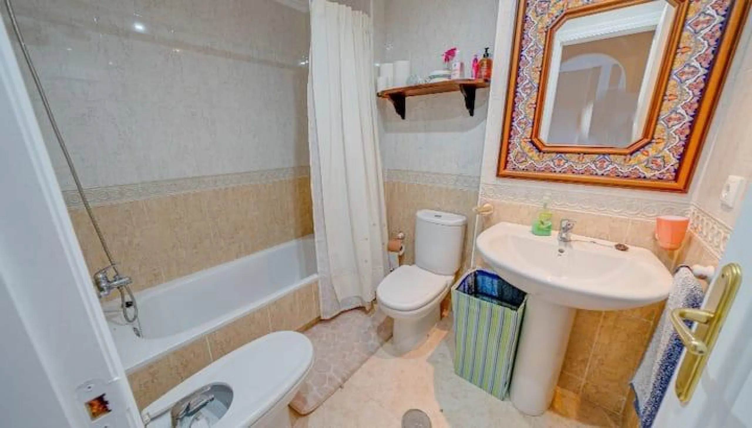 Opportunity in La Cala de Finestrat: Apartment in a Mediterranean Bay near Benidorm** 🏠✨