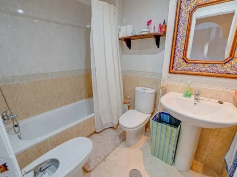 Opportunity in La Cala de Finestrat: Apartment in a Mediterranean Bay near Benidorm** 🏠✨
