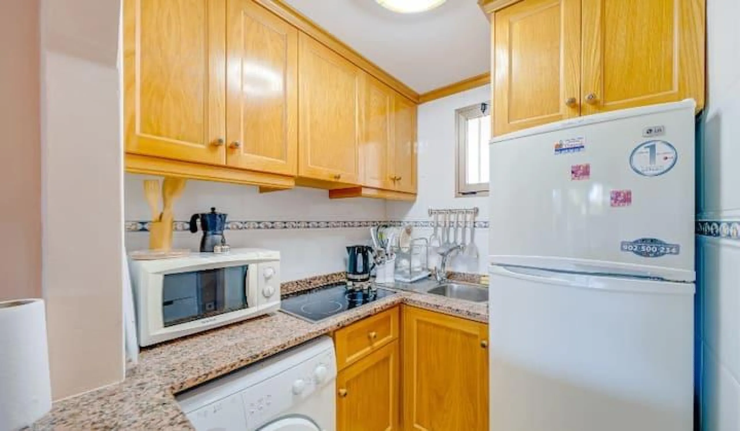 Opportunity in La Cala de Finestrat: Apartment in a Mediterranean Bay near Benidorm** 🏠✨