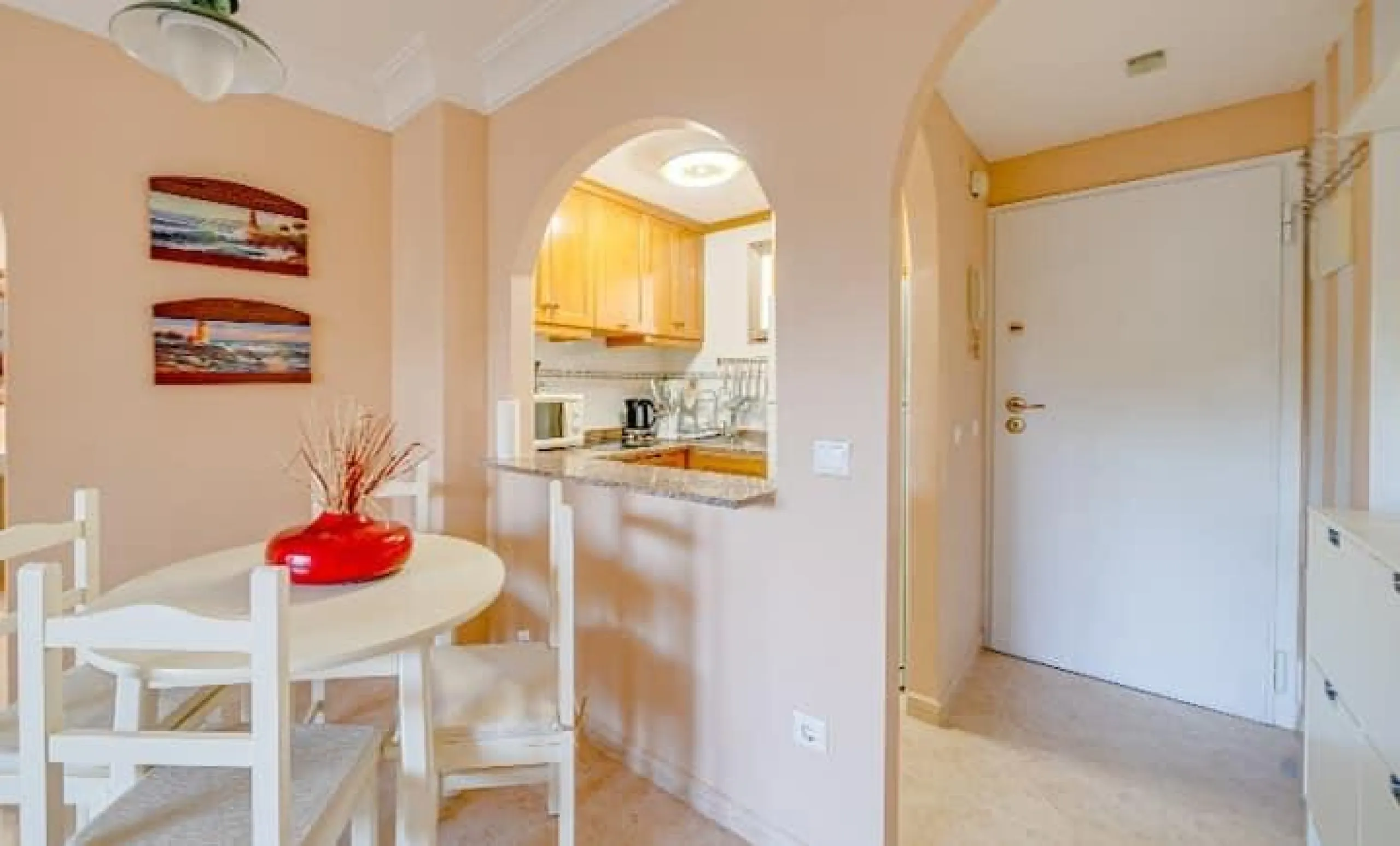 Opportunity in La Cala de Finestrat: Apartment in a Mediterranean Bay near Benidorm** 🏠✨