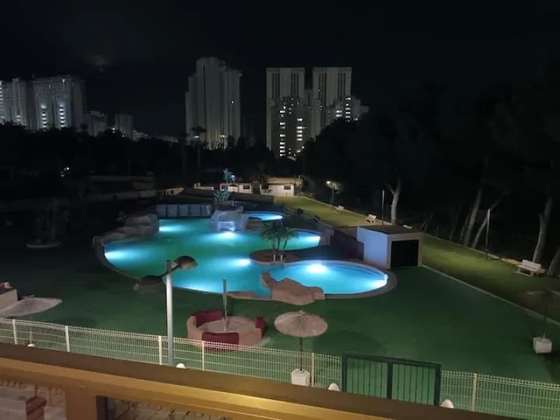 Opportunity in La Cala de Finestrat: Apartment in a Mediterranean Bay near Benidorm** 🏠✨