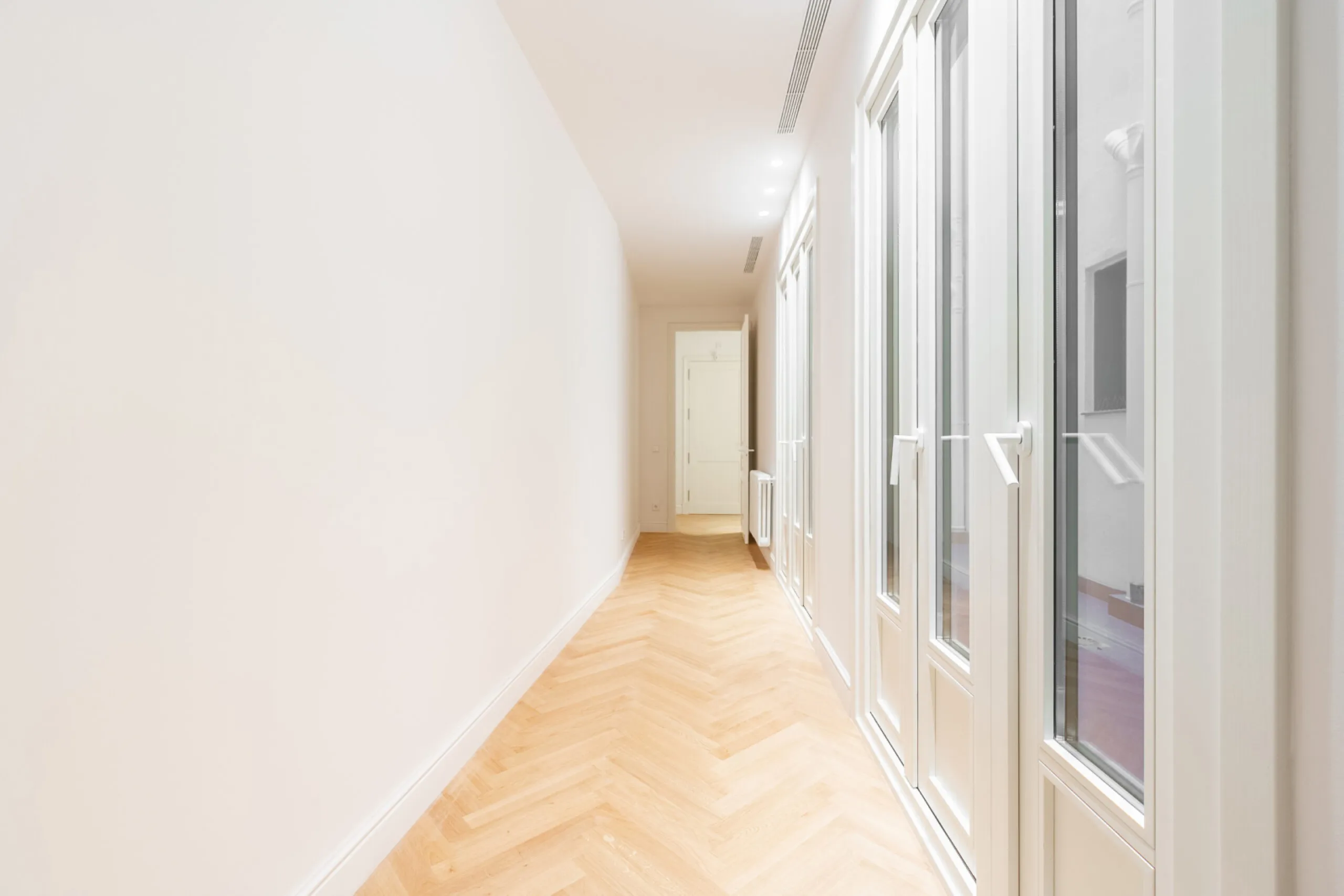 High-End Apartment in Barcelona’s Historic Center, Steps from Las Ramblas