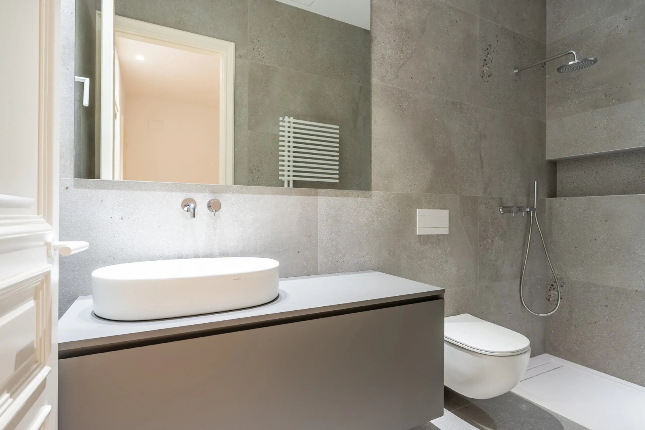 High-End Apartment in Barcelona’s Historic Center, Steps from Las Ramblas