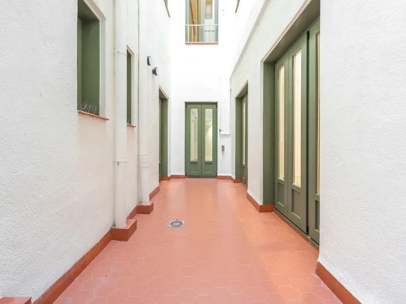High-End Apartment in Barcelona’s Historic Center, Steps from Las Ramblas