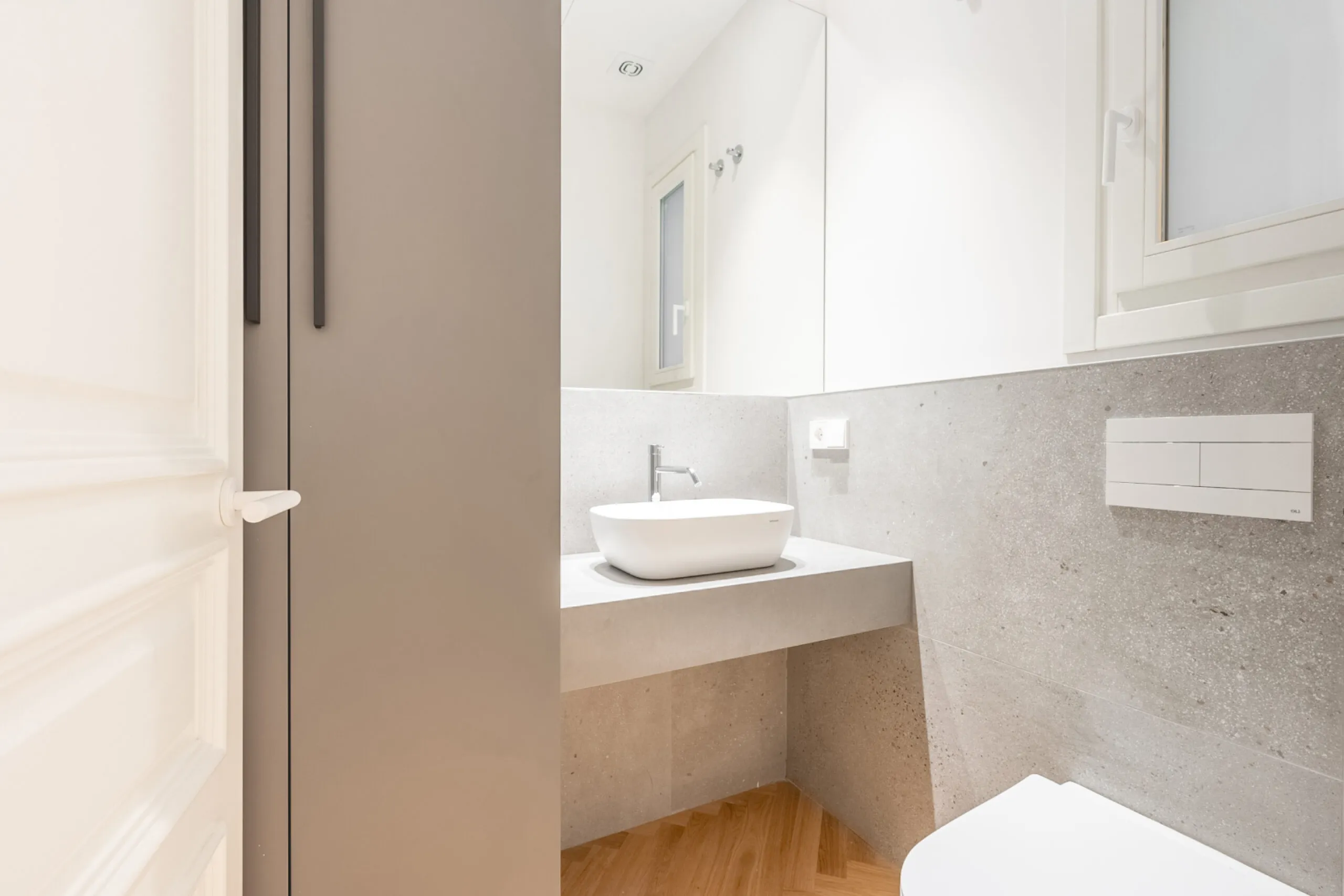High-End Apartment in Barcelona’s Historic Center, Steps from Las Ramblas