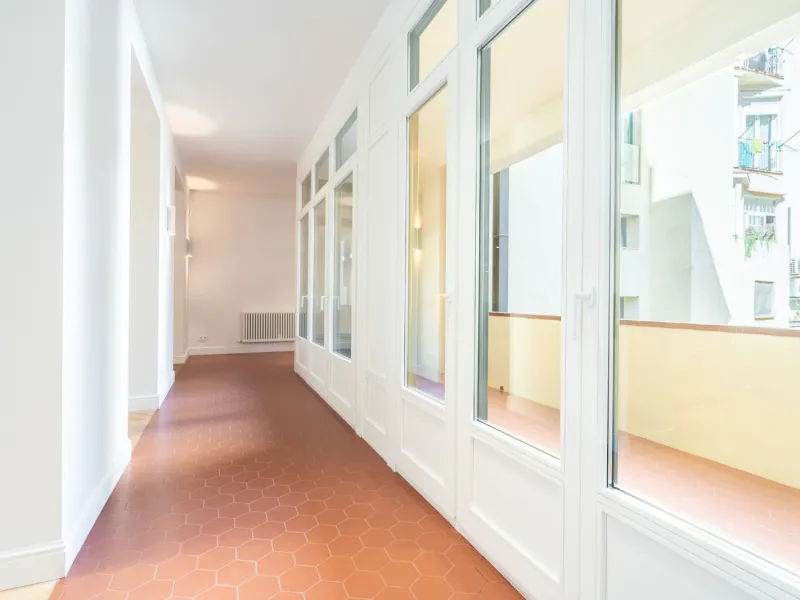 High-End Apartment in Barcelona’s Historic Center, Steps from Las Ramblas