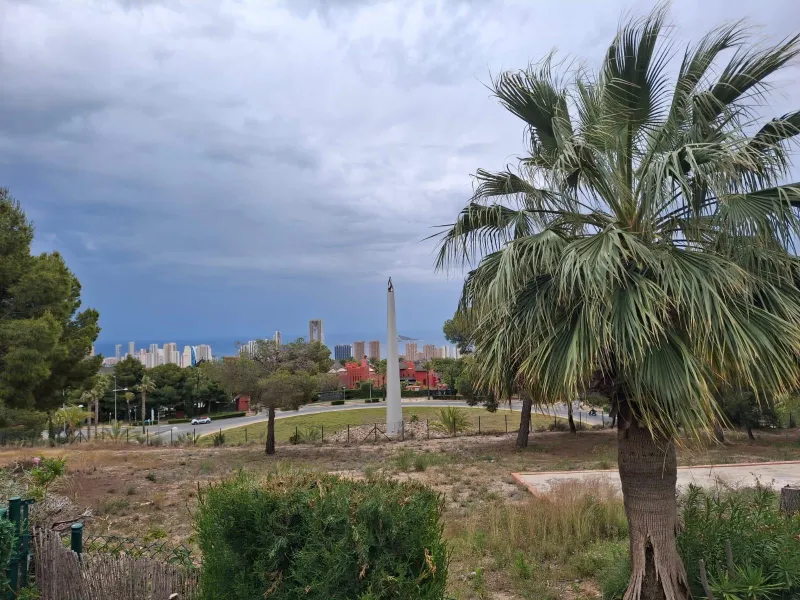 🌿🌊 Apartamento de esquina con gran jardín y vistas al mar en Sierra Cortina 🌊🌿