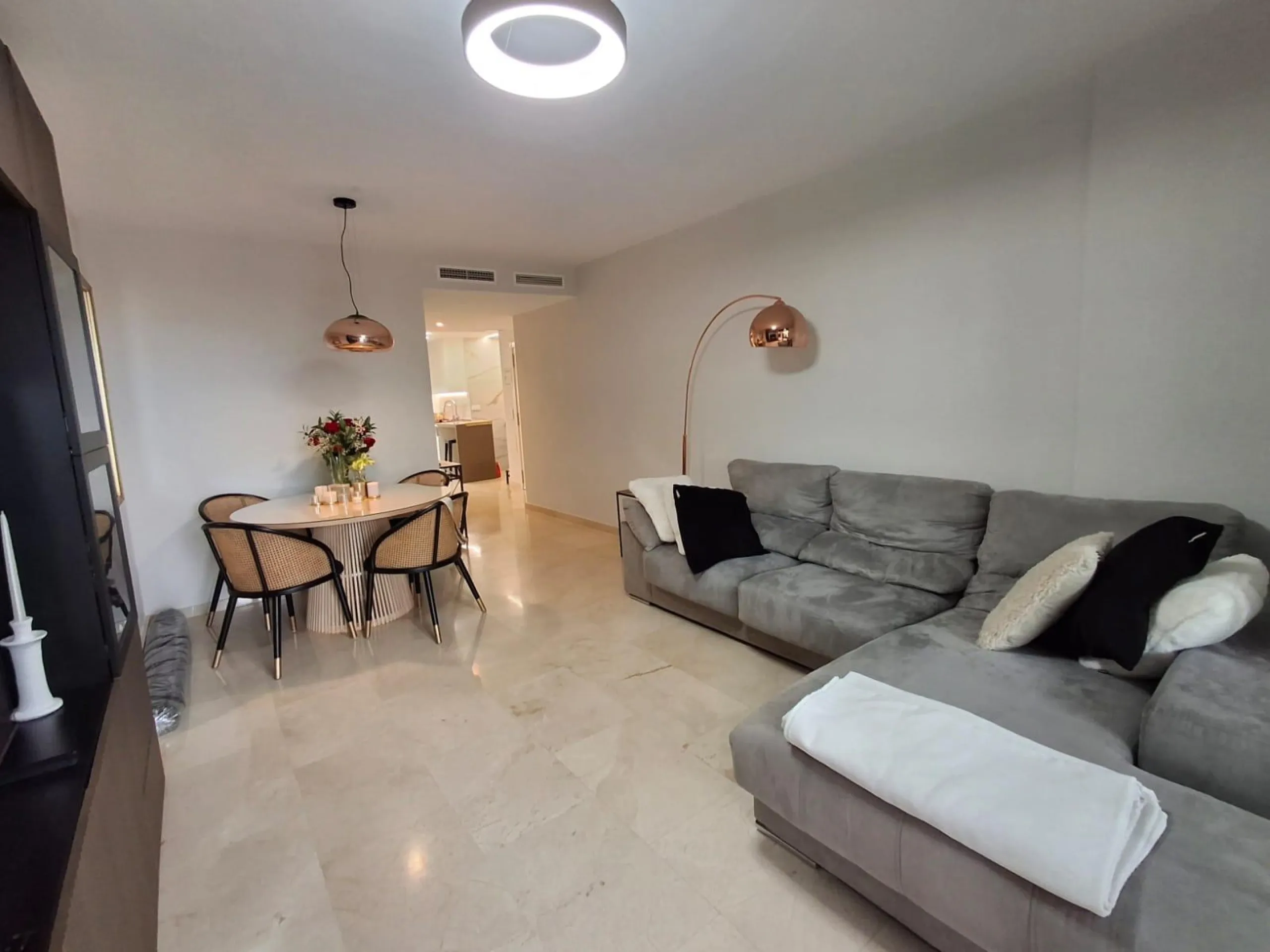 🌿🌊 Apartamento de esquina con gran jardín y vistas al mar en Sierra Cortina 🌊🌿