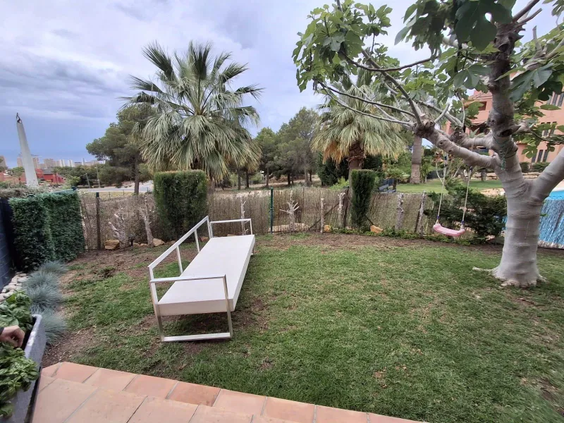 🌿🌊 Apartamento de esquina con gran jardín y vistas al mar en Sierra Cortina 🌊🌿
