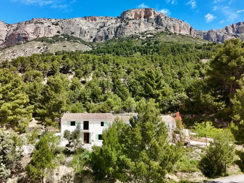 🌿 Finca de ensueño con 65.000 m² de naturaleza privada