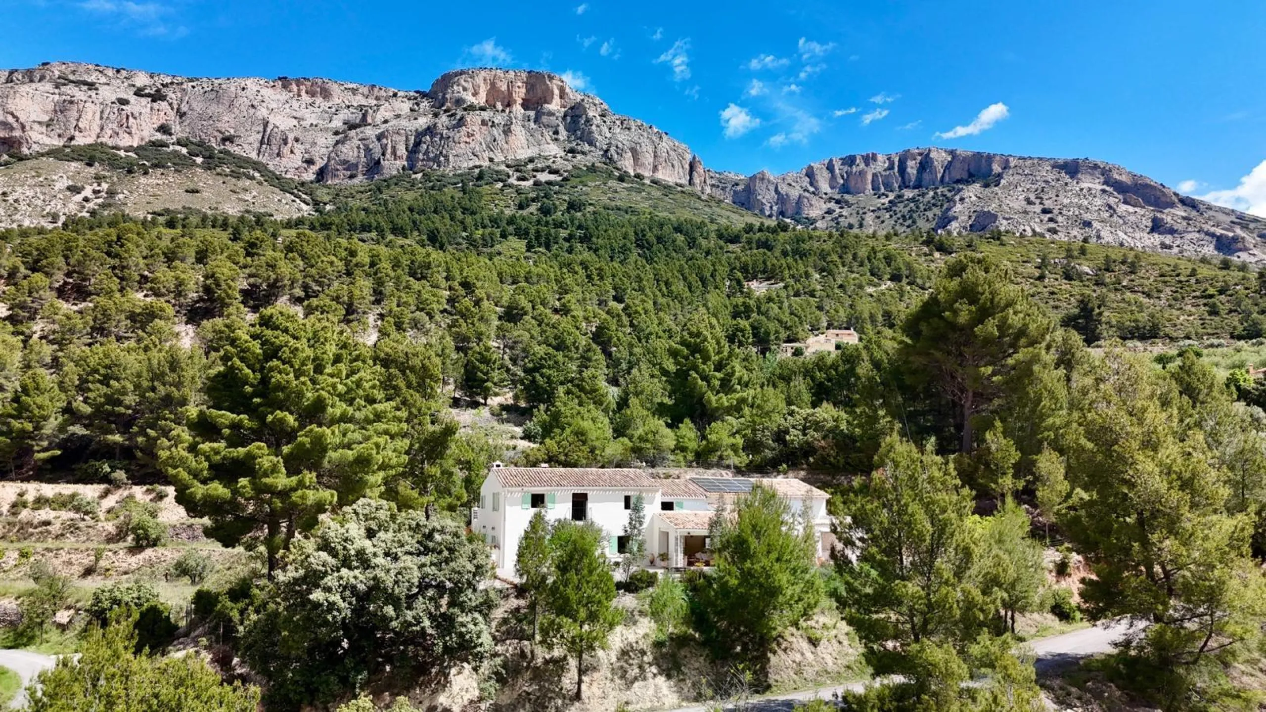 🌿 Finca de ensueño con 65.000 m² de naturaleza privada