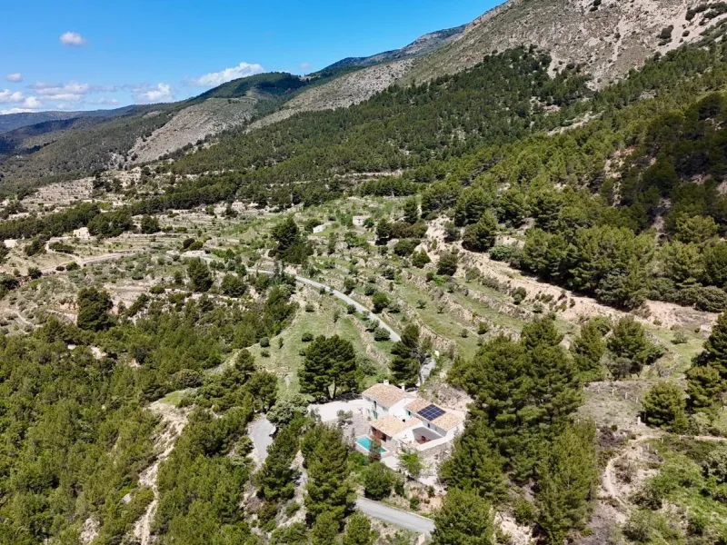 🌿 Finca de ensueño con 65.000 m² de naturaleza privada