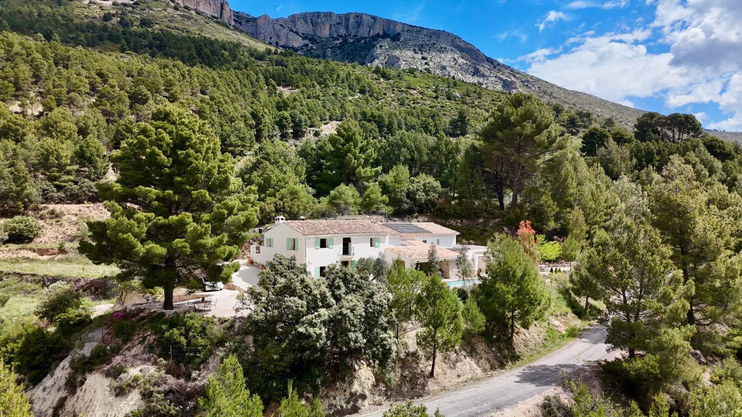 🌿 Finca de ensueño con 65.000 m² de naturaleza privada