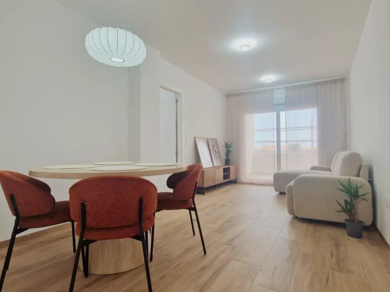 RENOVADO EDIFICIO EN SAN FULGENCIO CON APARTAMENTOS DE 1 DORM. 2 DORM. 3 DORM. DE 52 M2 A 93 M2. CON PISCINA COMUN.