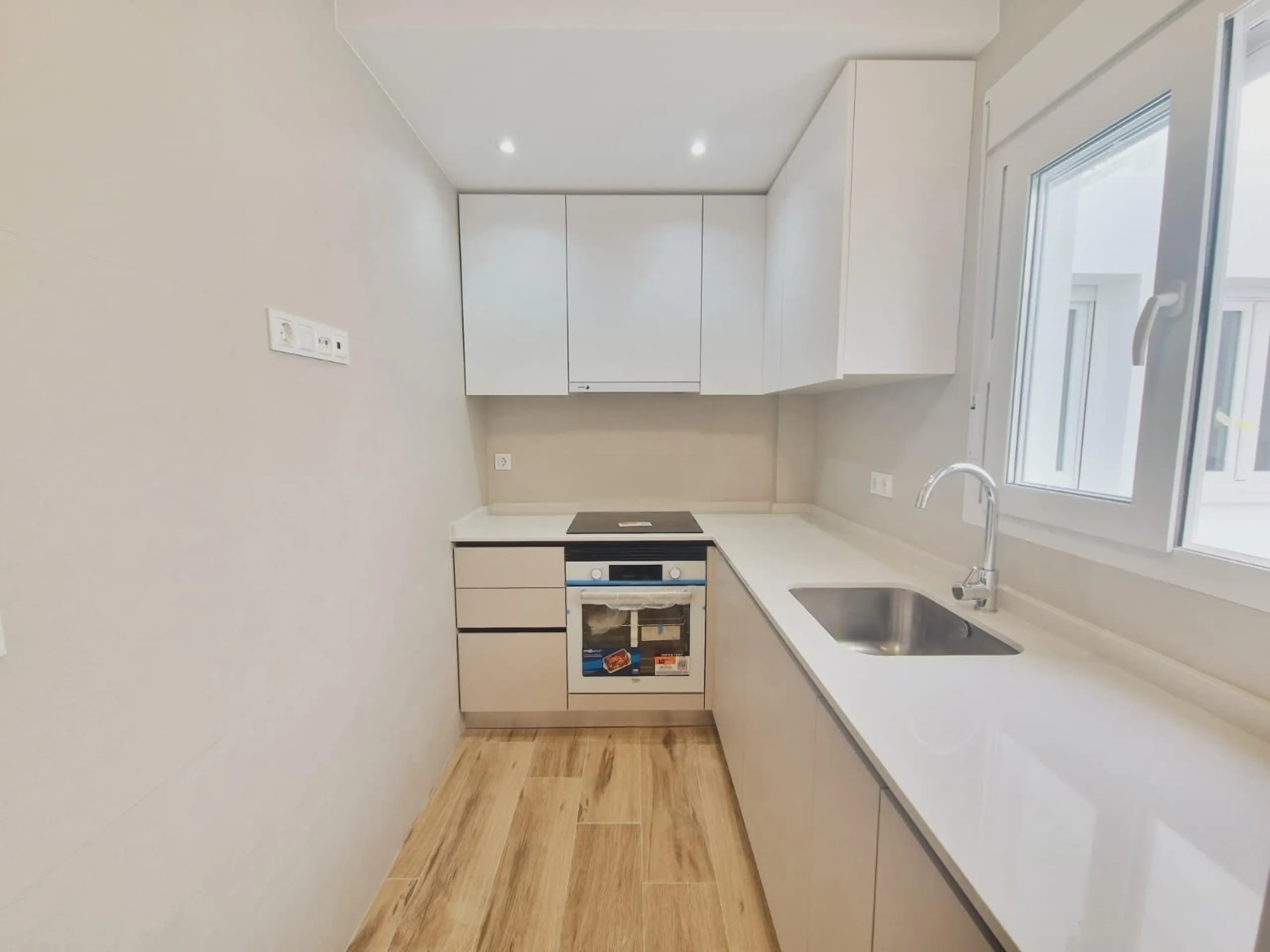 RENOVADO EDIFICIO EN SAN FULGENCIO CON APARTAMENTOS DE 1 DORM. 2 DORM. 3 DORM. DE 52 M2 A 93 M2. CON PISCINA COMUN.