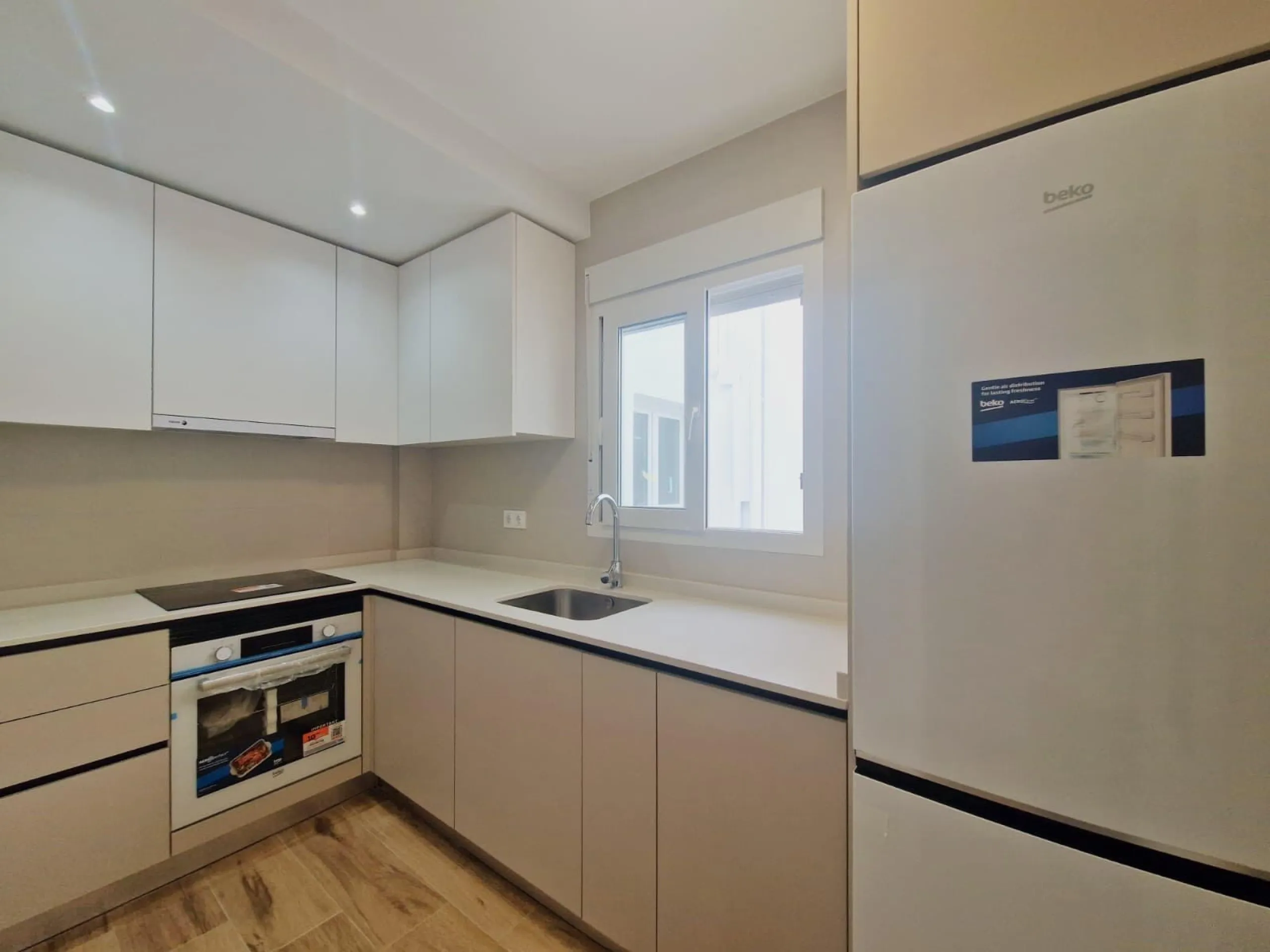 RENOVADO EDIFICIO EN SAN FULGENCIO CON APARTAMENTOS DE 1 DORM. 2 DORM. 3 DORM. DE 52 M2 A 93 M2. CON PISCINA COMUN.