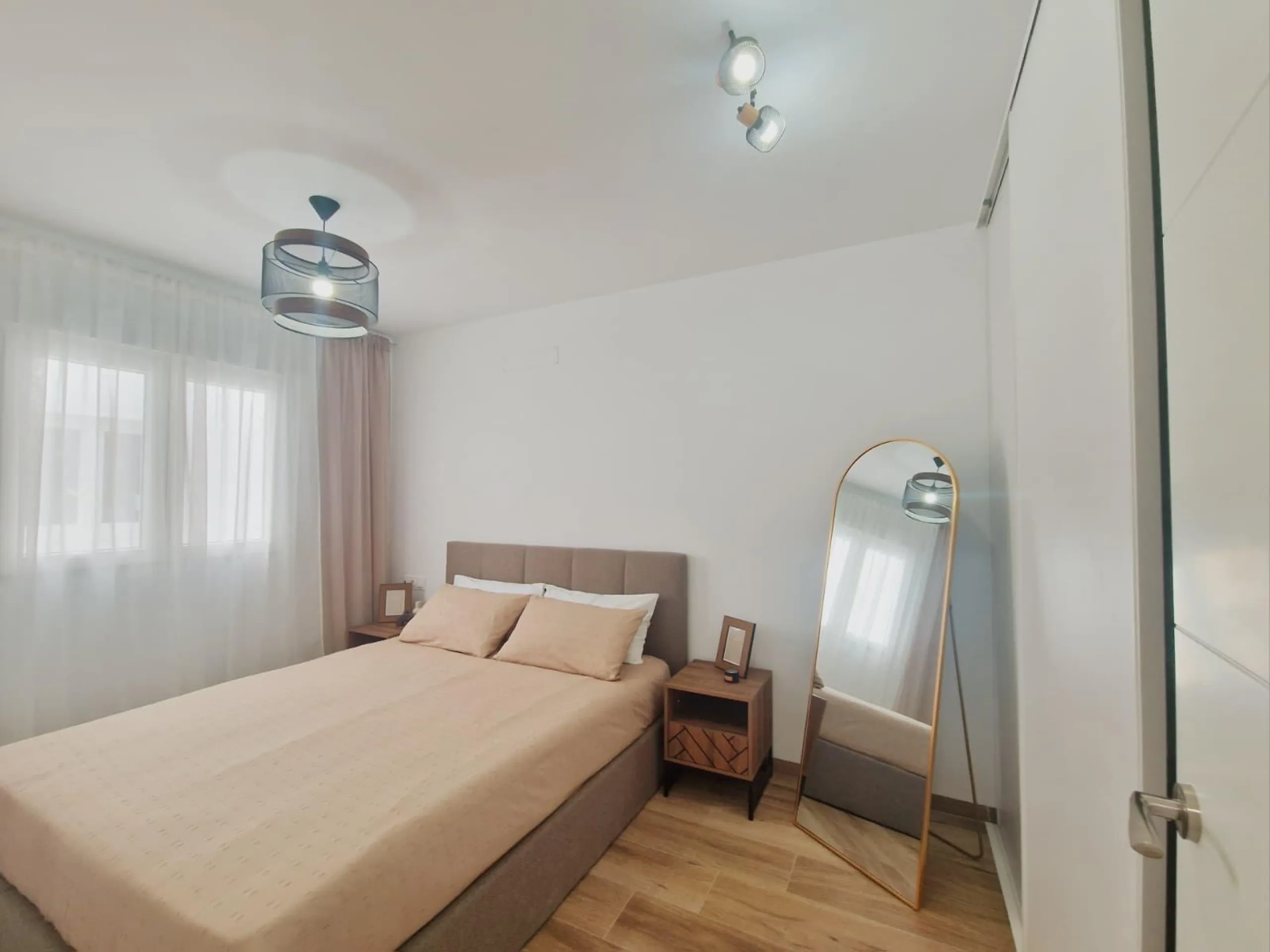 RENOVADO EDIFICIO EN SAN FULGENCIO CON APARTAMENTOS DE 1 DORM. 2 DORM. 3 DORM. DE 52 M2 A 93 M2. CON PISCINA COMUN.
