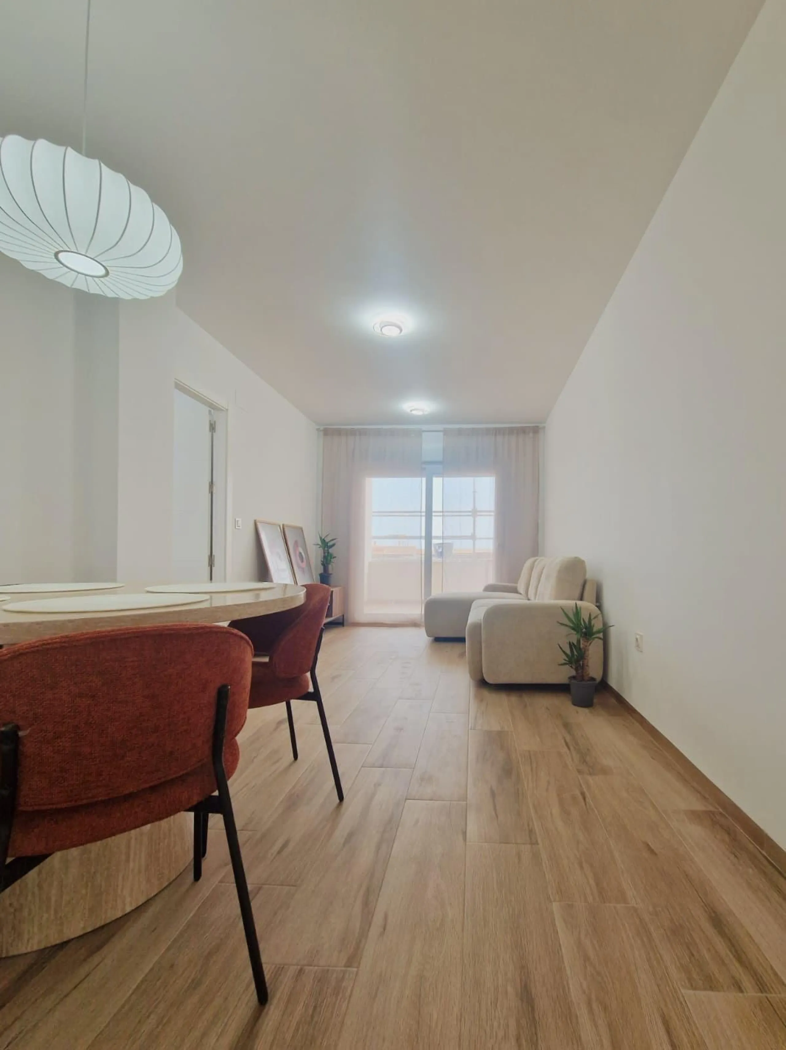 RENOVADO EDIFICIO EN SAN FULGENCIO CON APARTAMENTOS DE 1 DORM. 2 DORM. 3 DORM. DE 52 M2 A 93 M2. CON PISCINA COMUN.