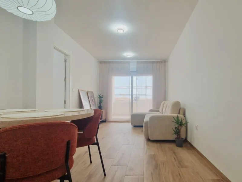 RENOVADO EDIFICIO EN SAN FULGENCIO CON APARTAMENTOS DE 1 DORM. 2 DORM. 3 DORM. DE 52 M2 A 93 M2. CON PISCINA COMUN.